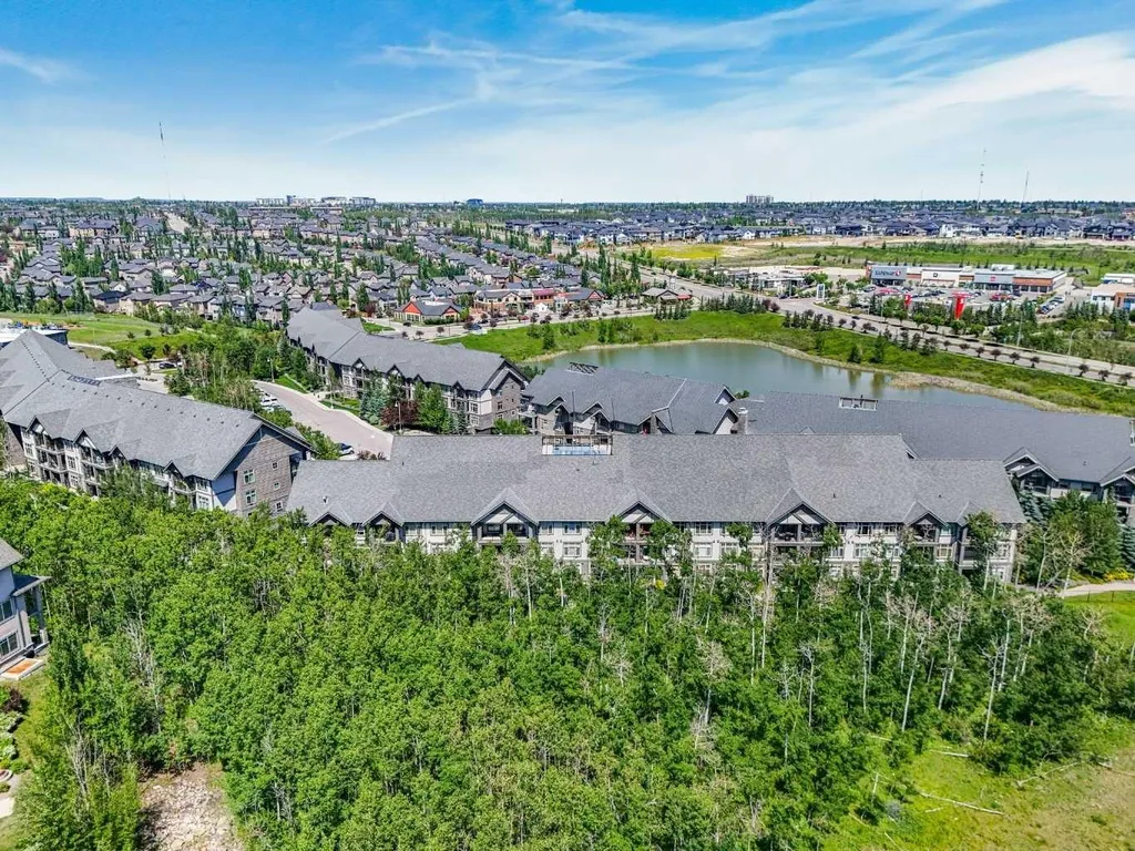 25 Aspenmont Heights SW Calgary AB T3H 0E4