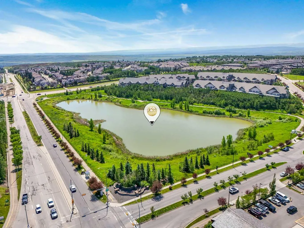 25 Aspenmont Heights SW Calgary AB T3H 0E4