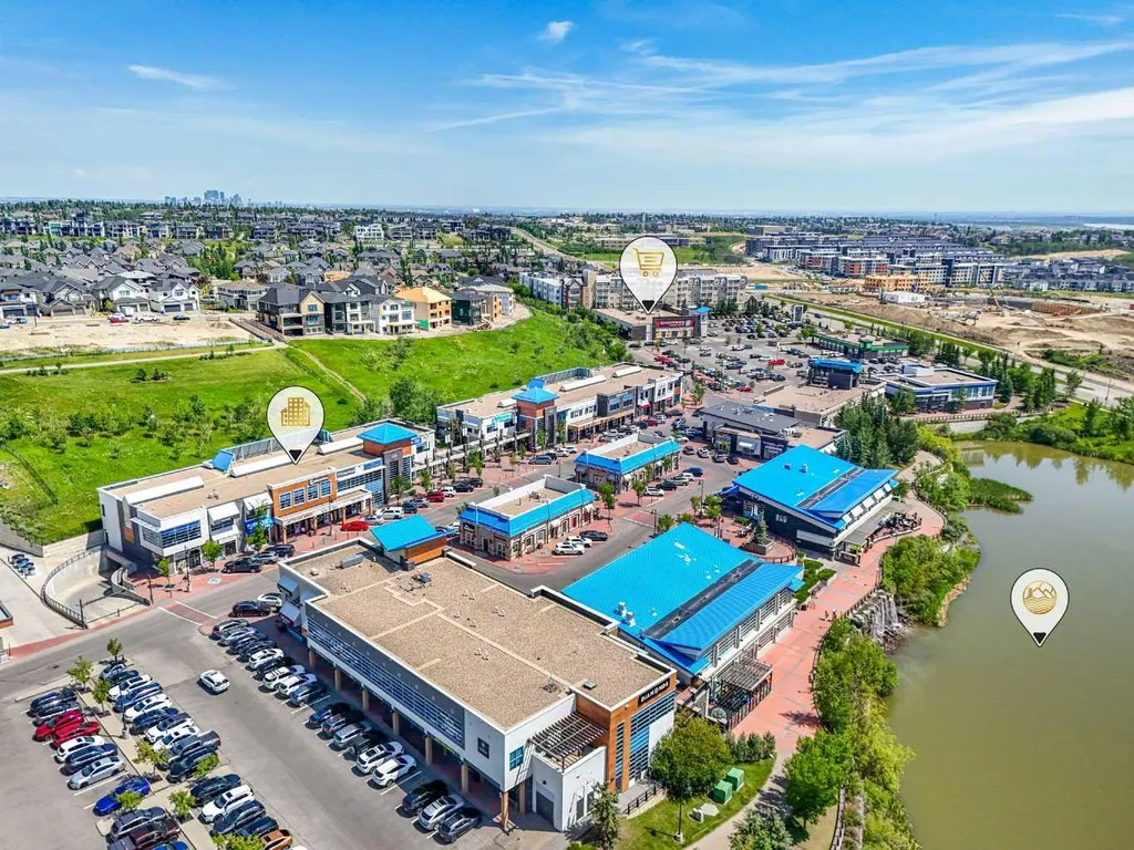 25 Aspenmont Heights SW Calgary AB T3H 0E4