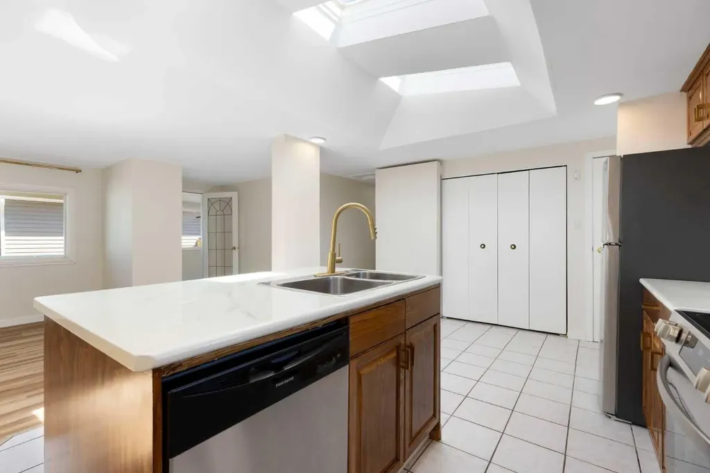9090 24 Street SE Calgary AB T2C 2H4
