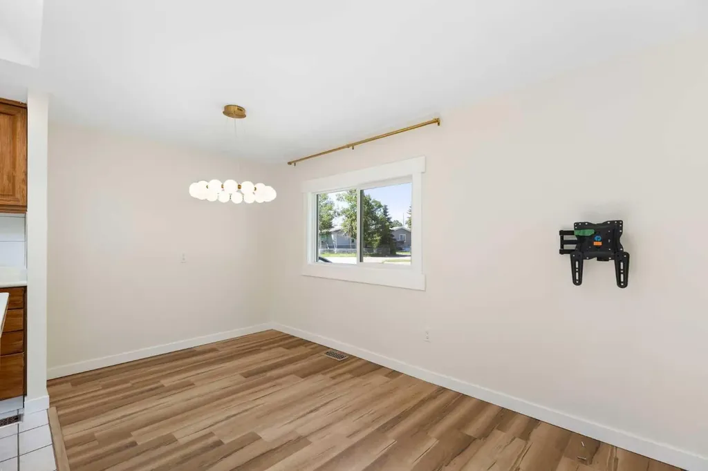 9090 24 Street SE Calgary AB T2C 2H4