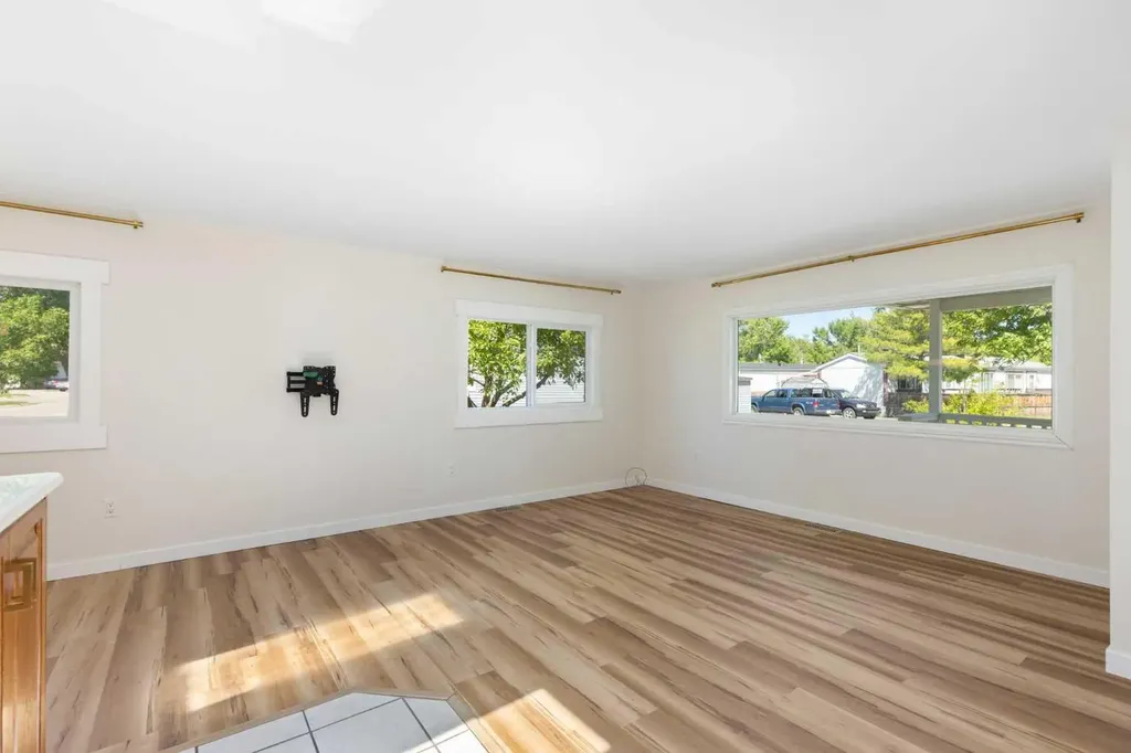 9090 24 Street SE Calgary AB T2C 2H4