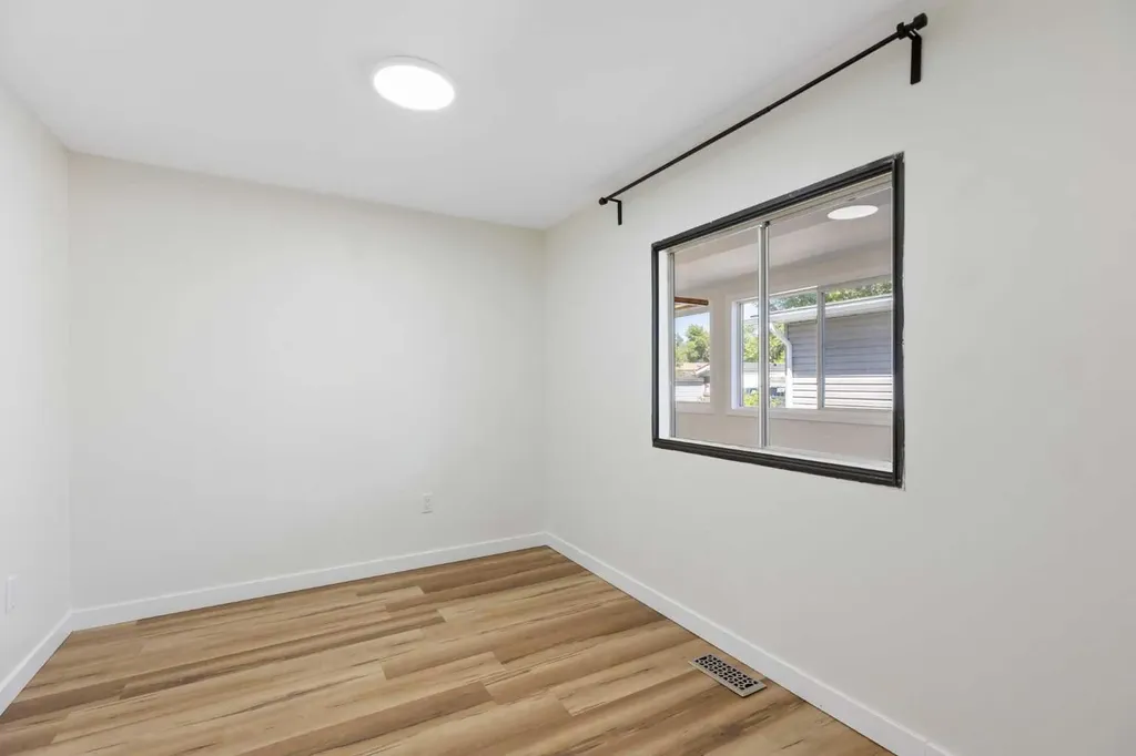 9090 24 Street SE Calgary AB T2C 2H4