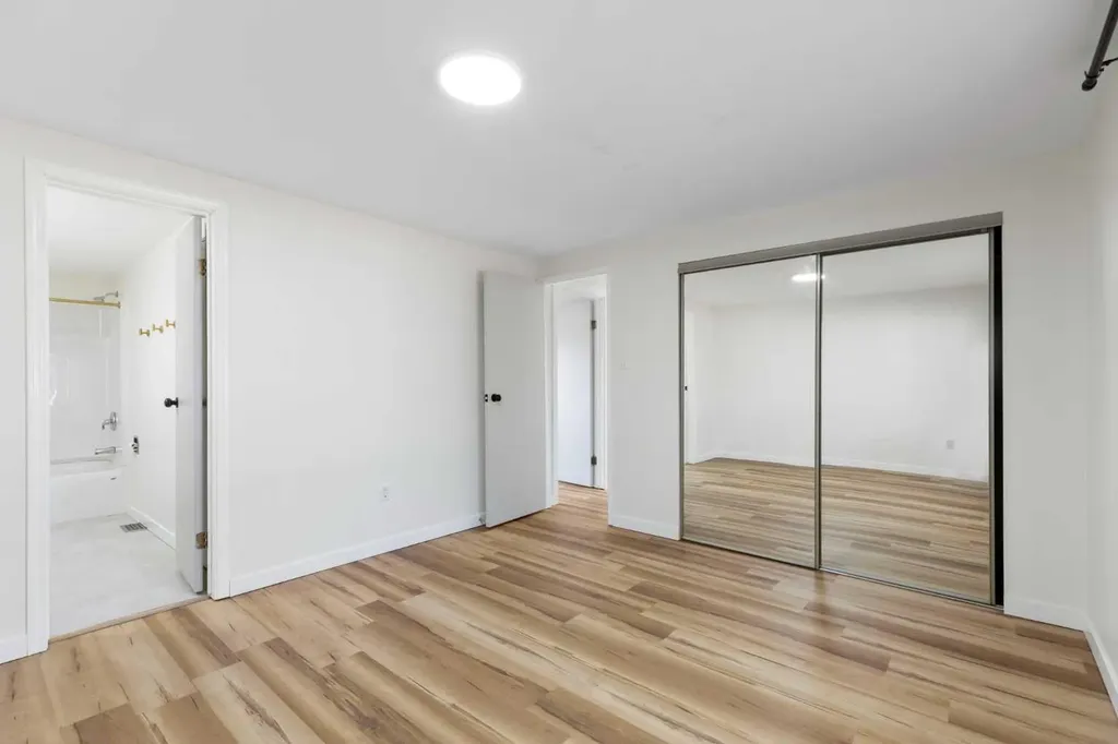 9090 24 Street SE Calgary AB T2C 2H4