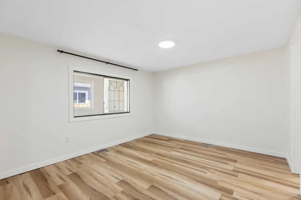 9090 24 Street SE Calgary AB T2C 2H4