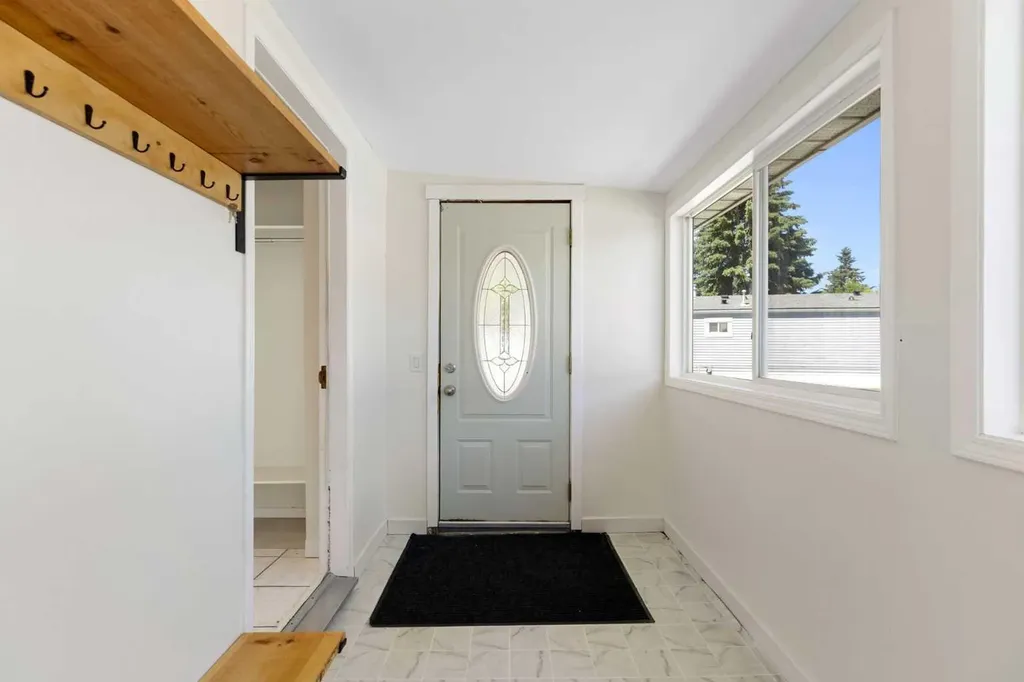 9090 24 Street SE Calgary AB T2C 2H4