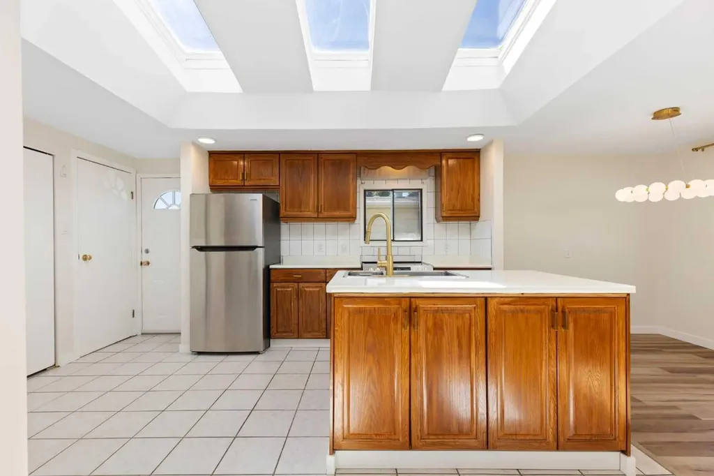 9090 24 Street SE Calgary AB T2C 2H4