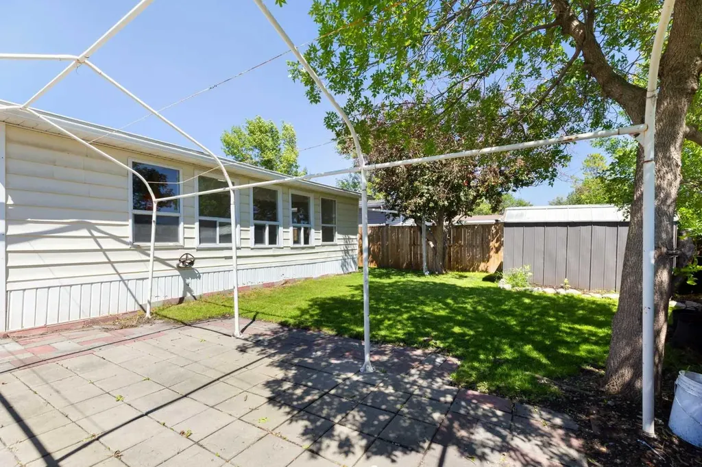 9090 24 Street SE Calgary AB T2C 2H4