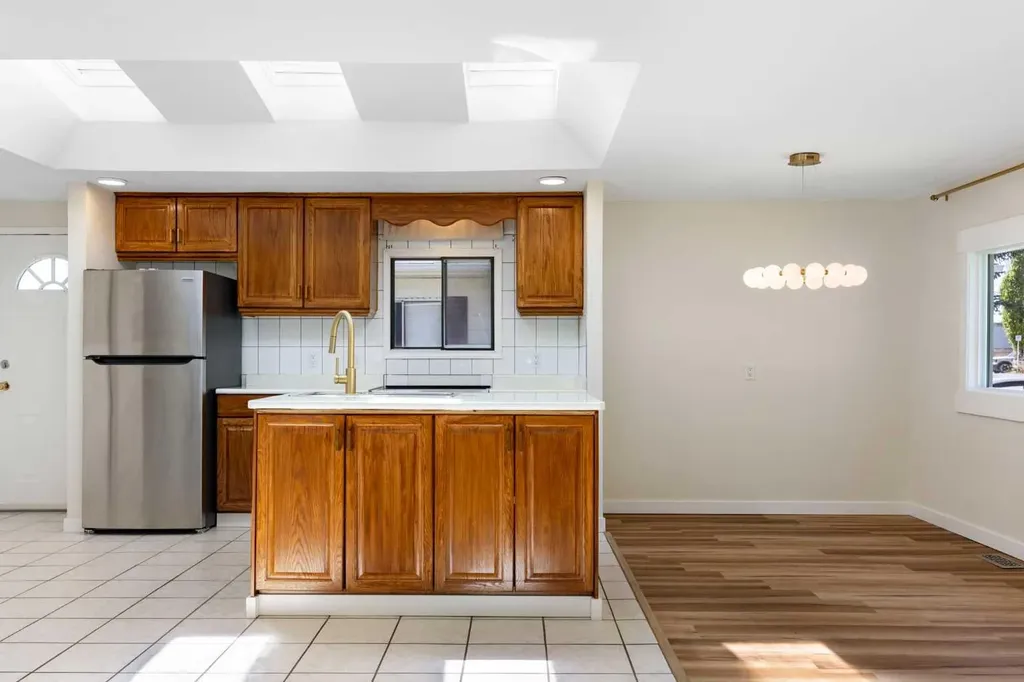 9090 24 Street SE Calgary AB T2C 2H4