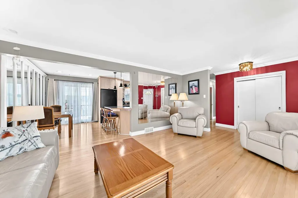 5608 Buckthorn Road NW Calgary AB T2K 2Y5