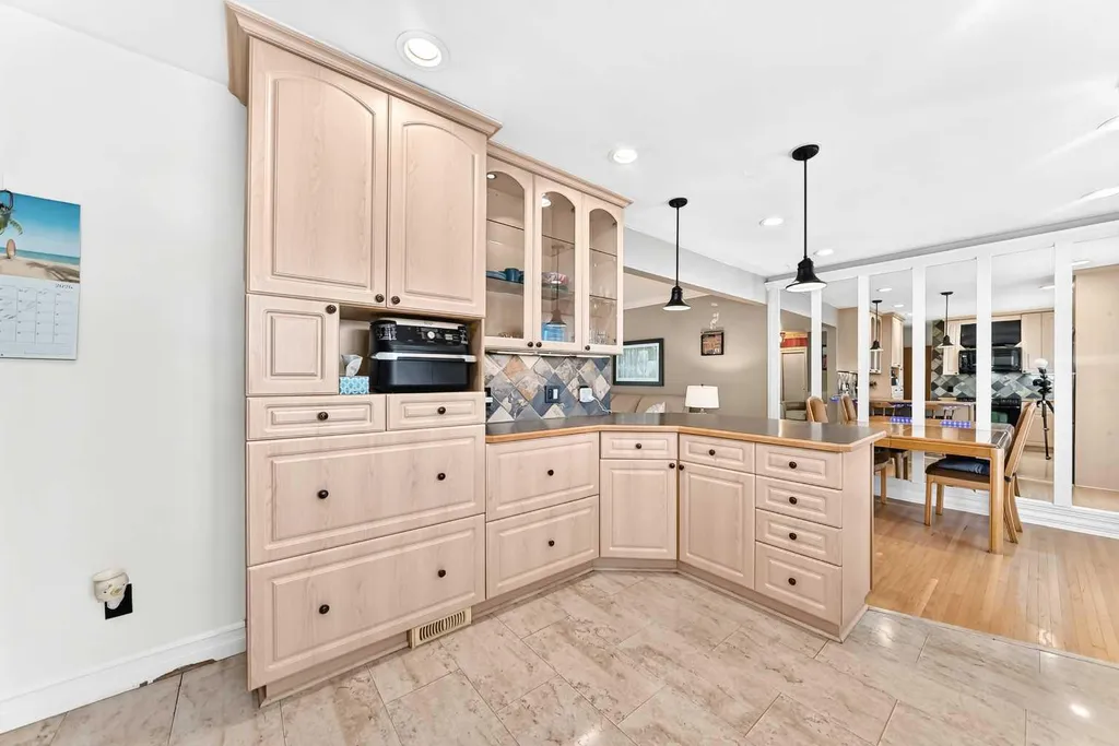 5608 Buckthorn Road NW Calgary AB T2K 2Y5