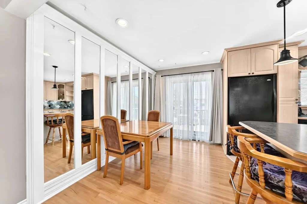 5608 Buckthorn Road NW Calgary AB T2K 2Y5