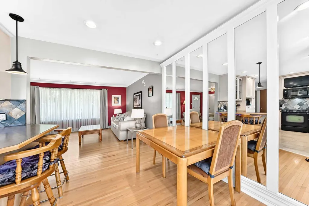 5608 Buckthorn Road NW Calgary AB T2K 2Y5