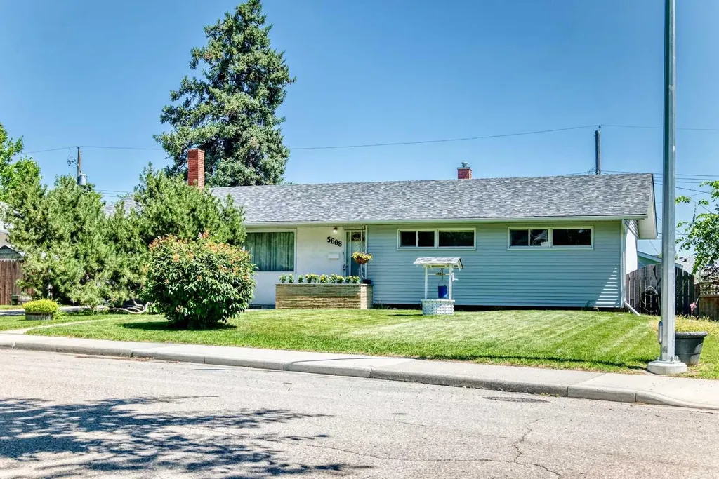 5608 Buckthorn Road NW Calgary AB T2K 2Y5