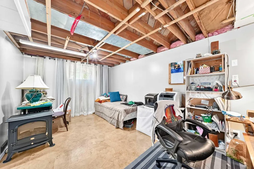 5608 Buckthorn Road NW Calgary AB T2K 2Y5