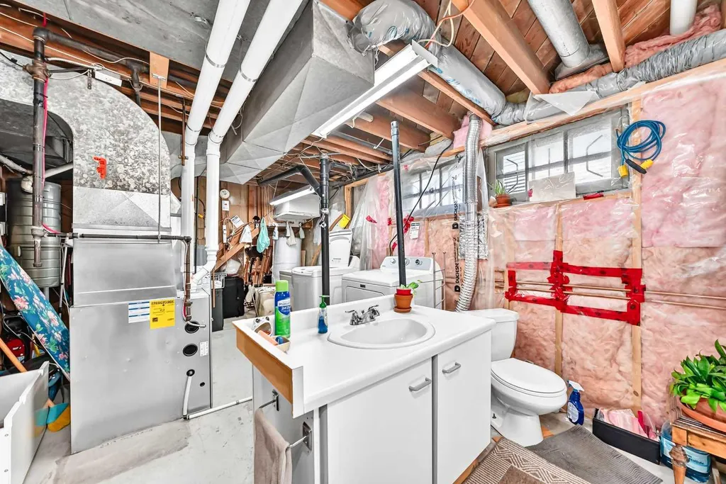 5608 Buckthorn Road NW Calgary AB T2K 2Y5