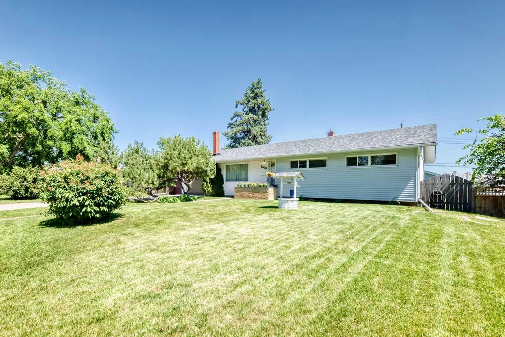 5608 Buckthorn Road NW Calgary AB T2K 2Y5