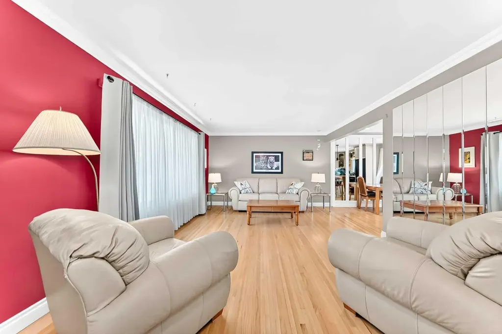 5608 Buckthorn Road NW Calgary AB T2K 2Y5