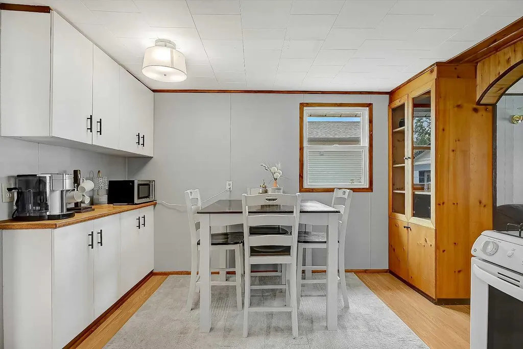 914 6 Avenue Beaverlodge AB T0H 0C0