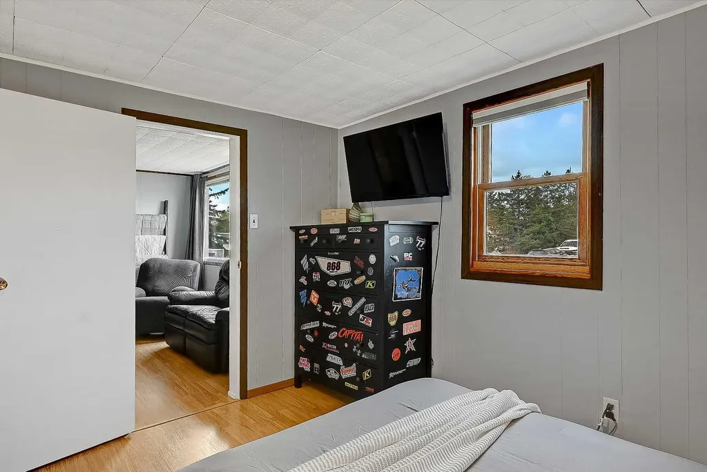 914 6 Avenue Beaverlodge AB T0H 0C0
