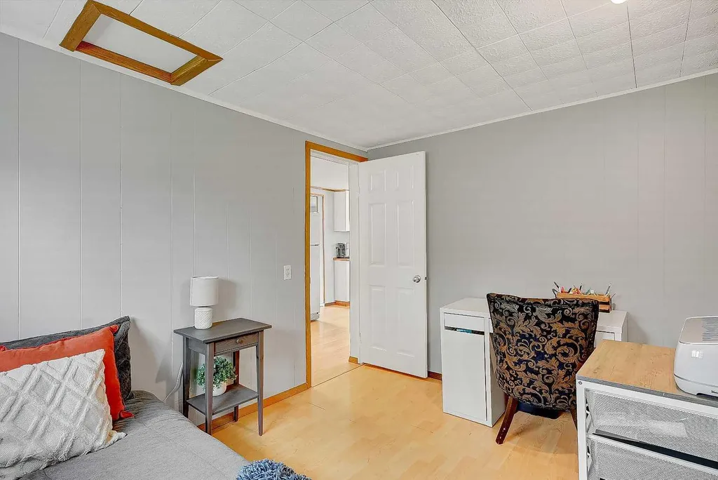 914 6 Avenue Beaverlodge AB T0H 0C0