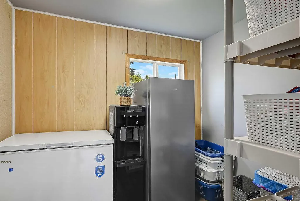 914 6 Avenue Beaverlodge AB T0H 0C0