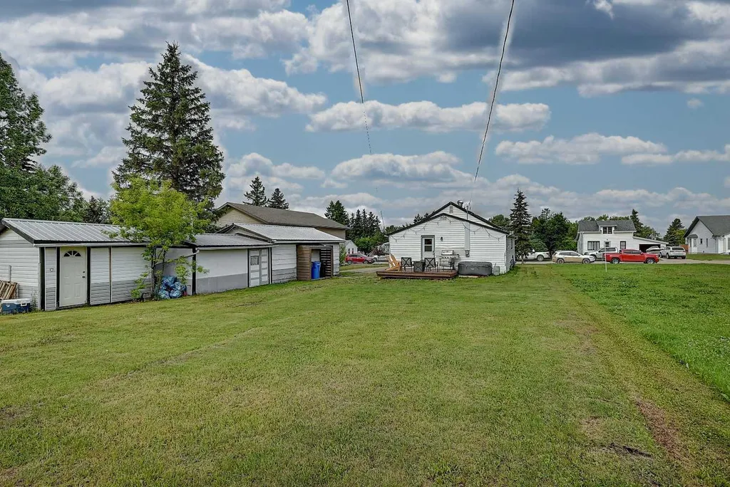 914 6 Avenue Beaverlodge AB T0H 0C0