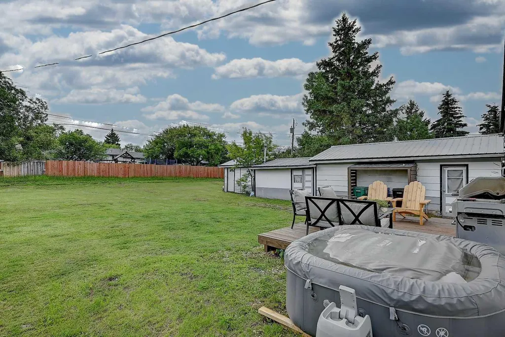 914 6 Avenue Beaverlodge AB T0H 0C0