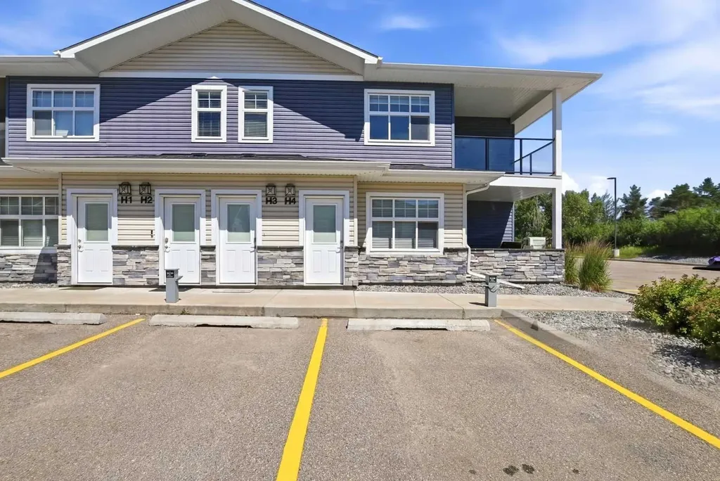 5300 Vista Trail Blackfalds AB T4M 0L8