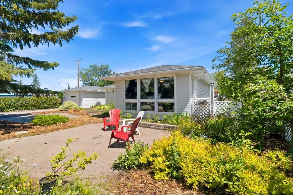 4132 50 Avenue Innisfail AB T4G 1J3