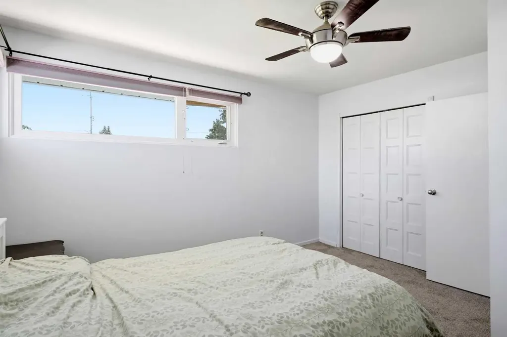 4132 50 Avenue Innisfail AB T4G 1J3