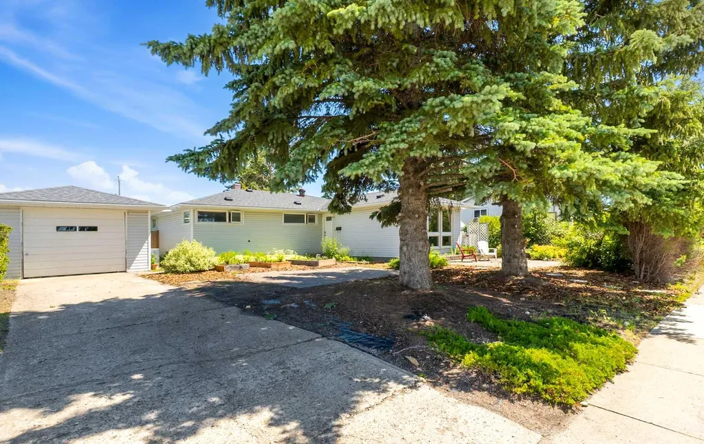 4132 50 Avenue Innisfail AB T4G 1J3