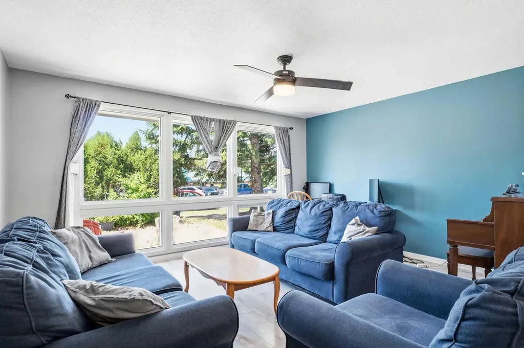 4132 50 Avenue Innisfail AB T4G 1J3