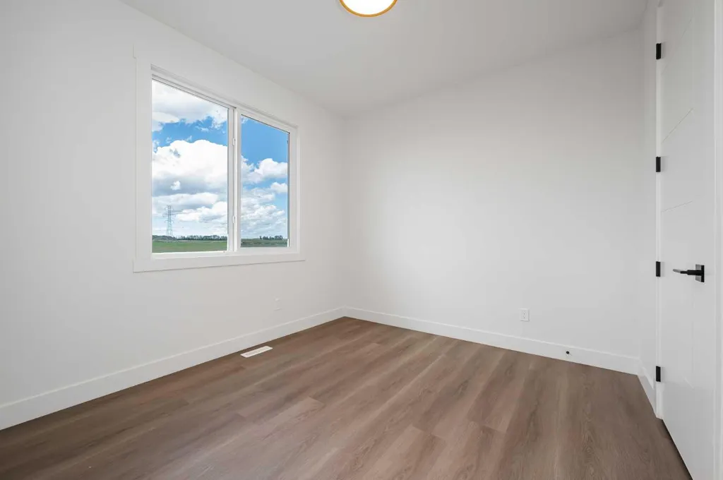 16 Waterford Place Chestermere AB T1X 3B3