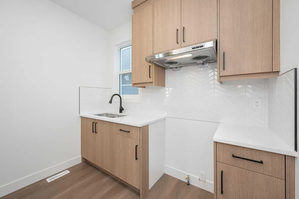 16 Waterford Place Chestermere AB T1X 3B3