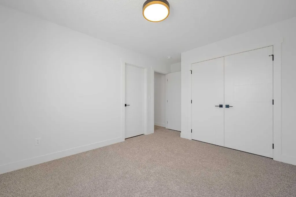 16 Waterford Place Chestermere AB T1X 3B3