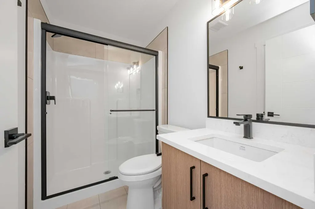 16 Waterford Place Chestermere AB T1X 3B3