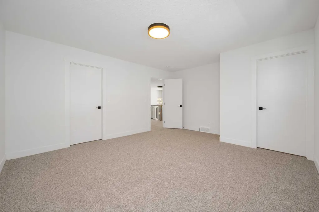 16 Waterford Place Chestermere AB T1X 3B3