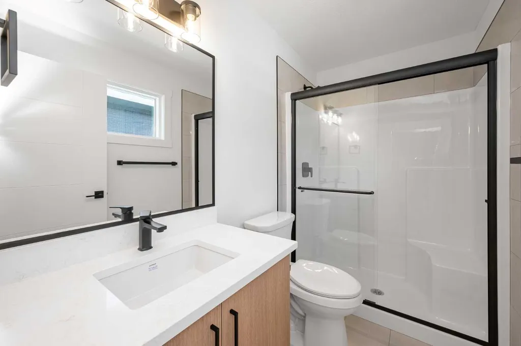 16 Waterford Place Chestermere AB T1X 3B3