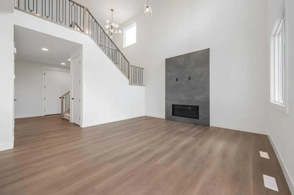16 Waterford Place Chestermere AB T1X 3B3