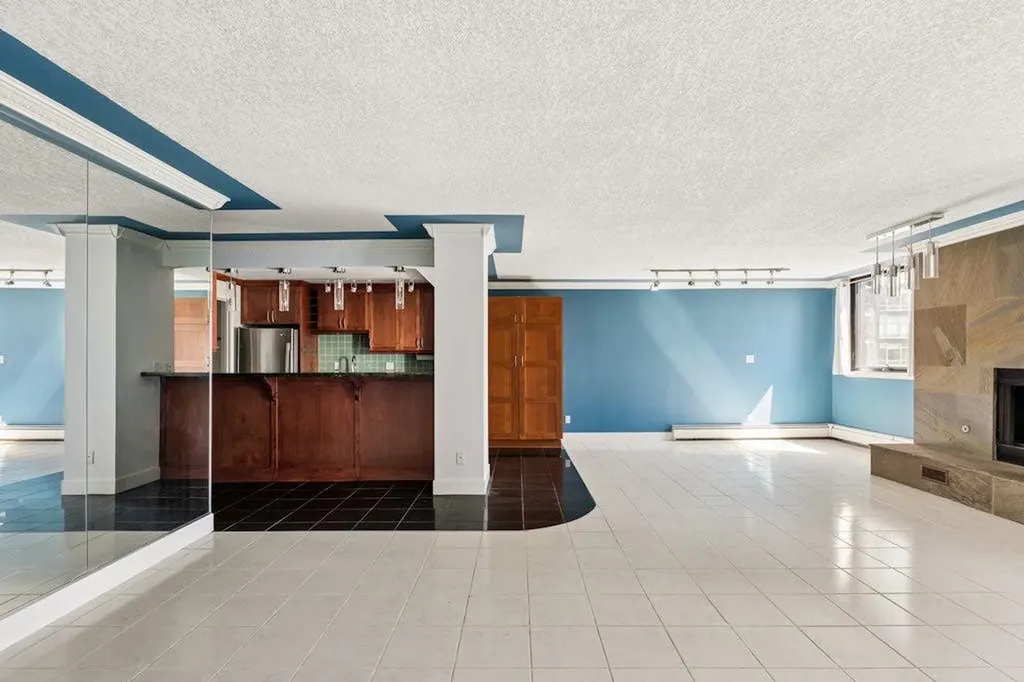 215 14 Avenue SW Calgary AB T2R0M2