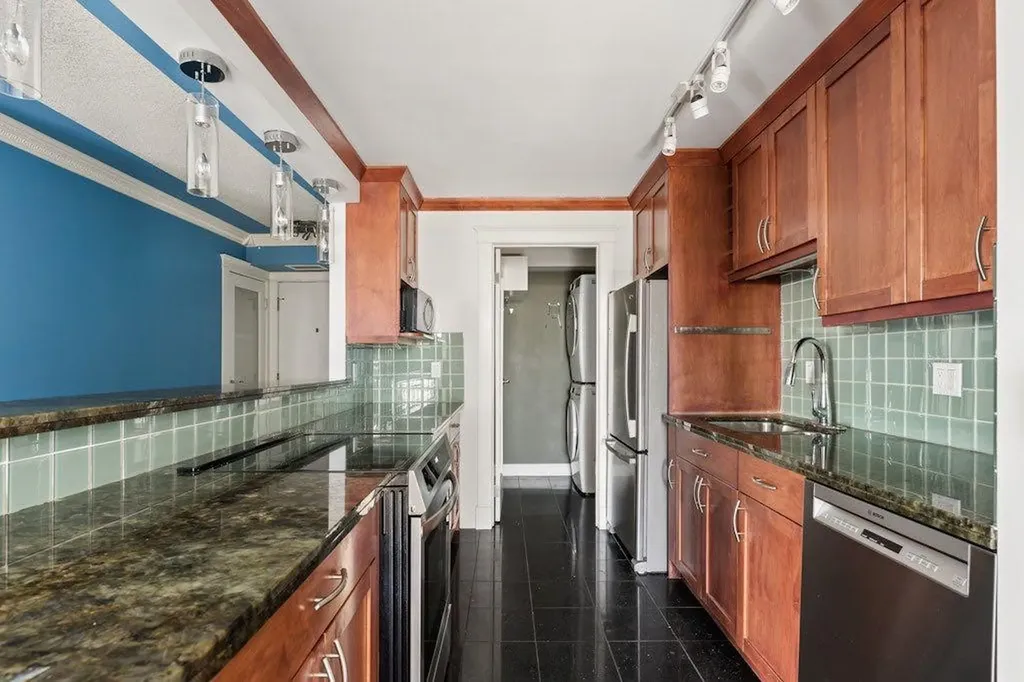 215 14 Avenue SW Calgary AB T2R0M2