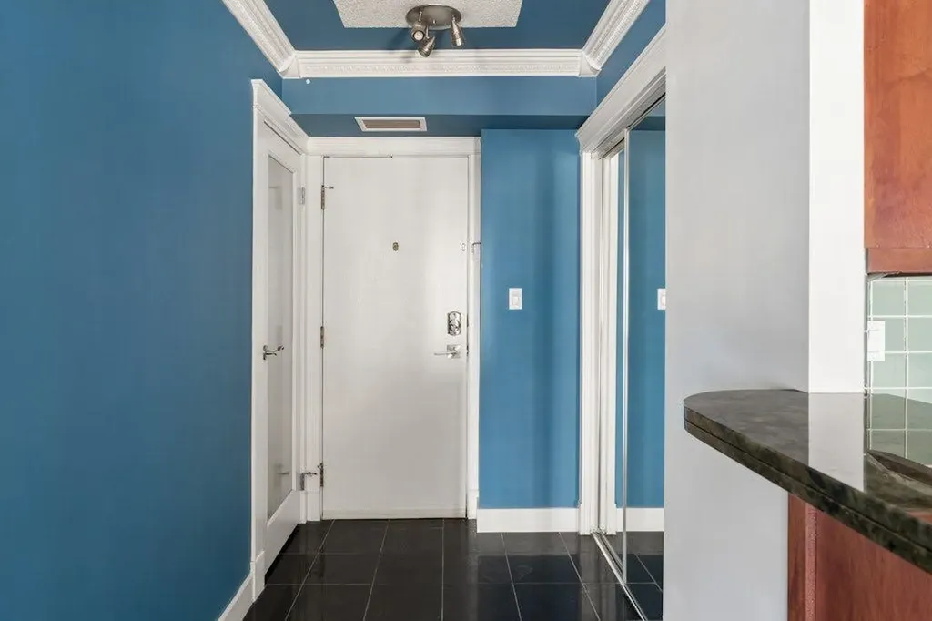 215 14 Avenue SW Calgary AB T2R0M2