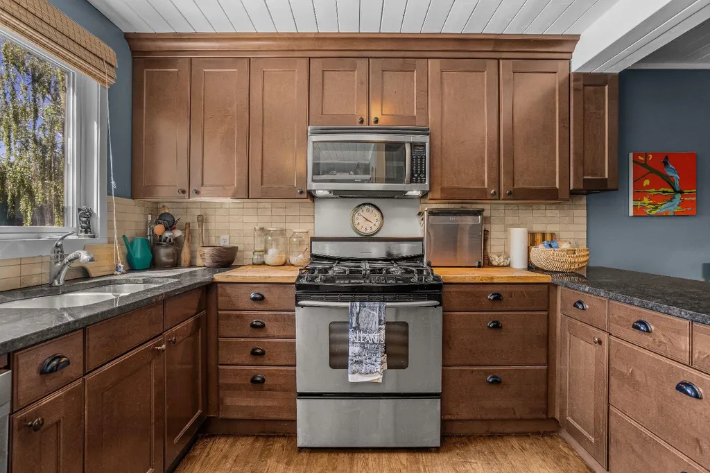 246 Kluane Drive Banff AB T0L 0C0