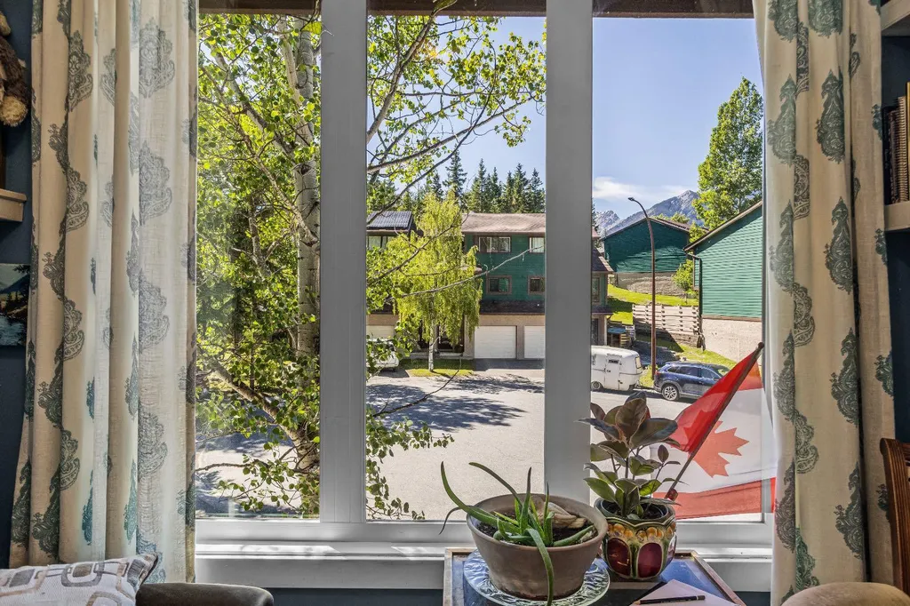 246 Kluane Drive Banff AB T0L 0C0