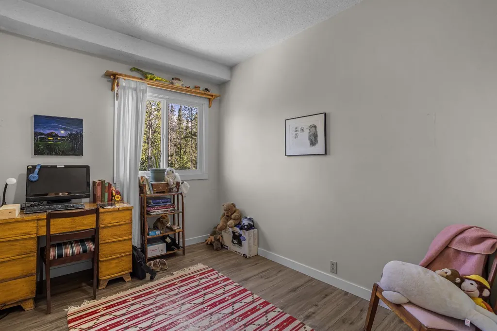 246 Kluane Drive Banff AB T0L 0C0