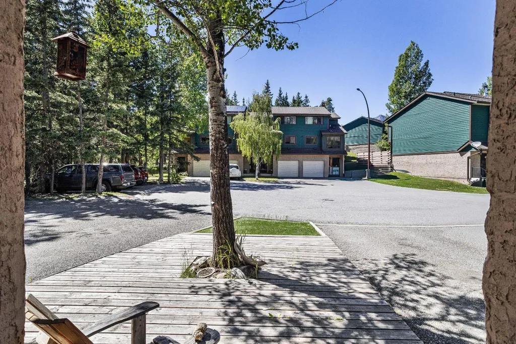 246 Kluane Drive Banff AB T0L 0C0
