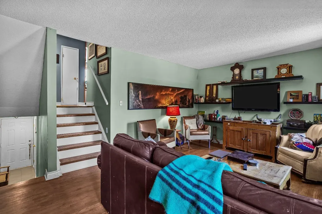 246 Kluane Drive Banff AB T0L 0C0