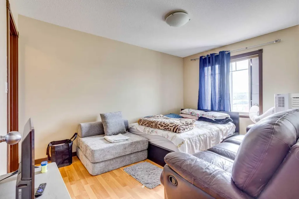 10217 Queen Street Fort Mcmurray AB T9H 5S5
