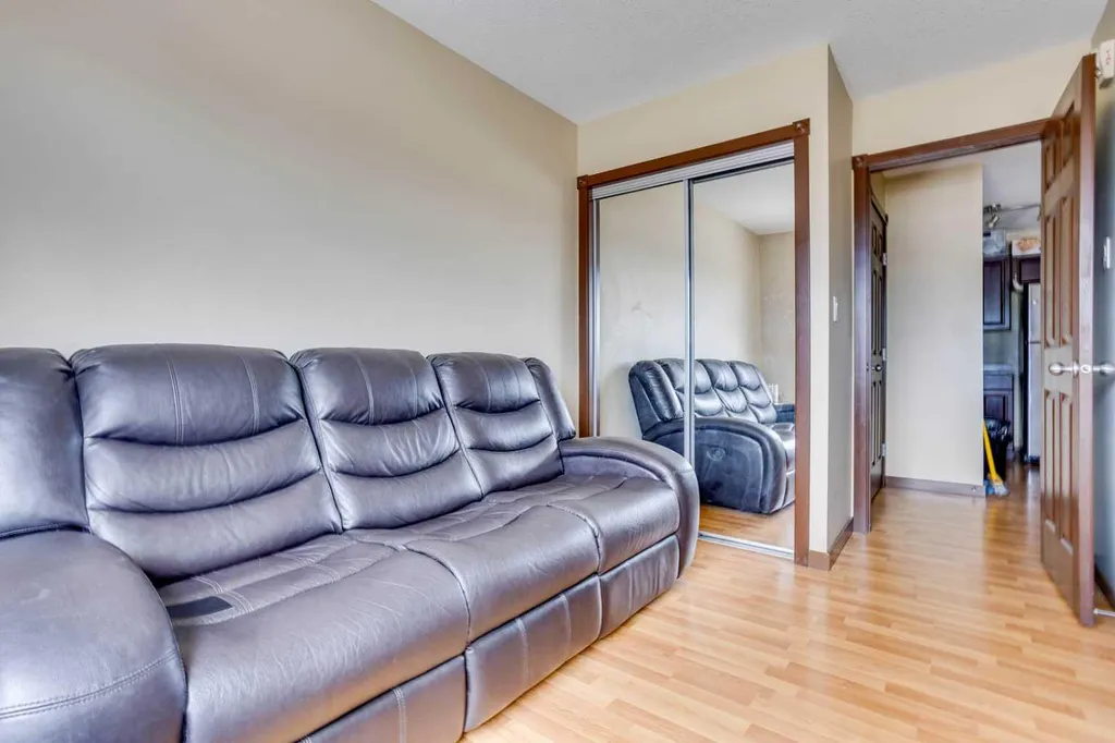 10217 Queen Street Fort Mcmurray AB T9H 5S5